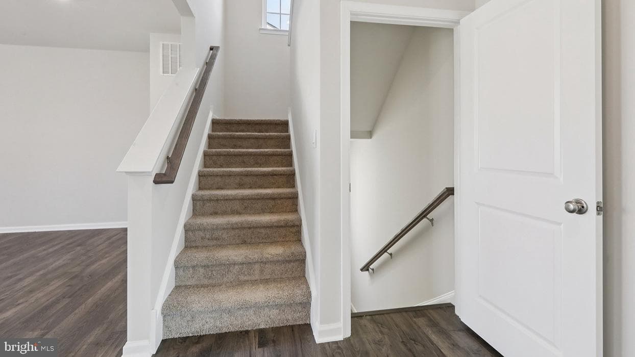112 Winding Road photo 12