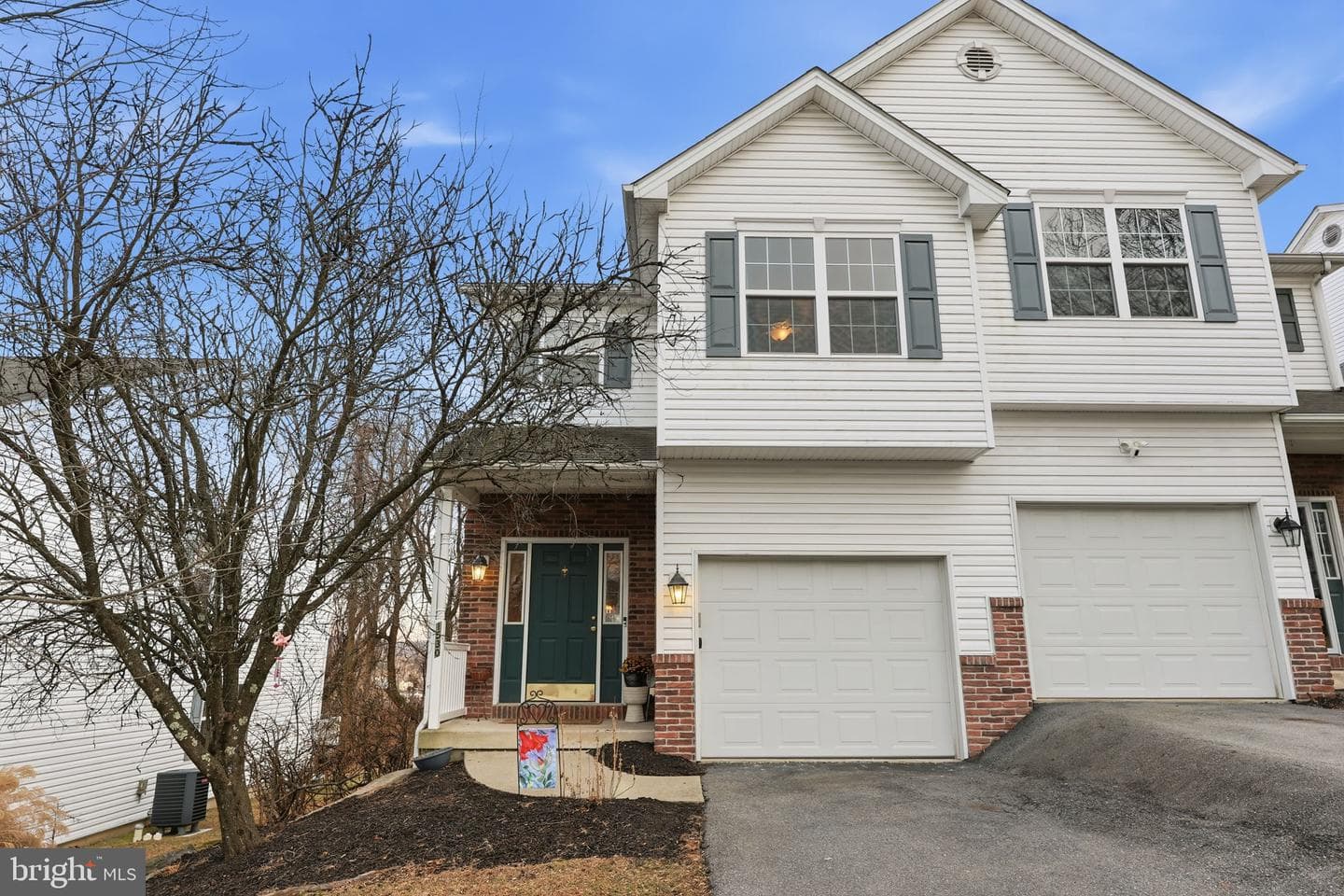 1530 Crest Park Court photo 2
