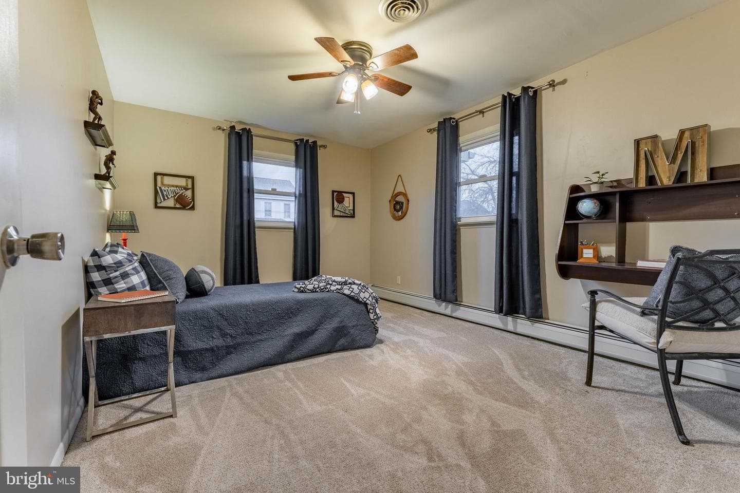 345 S Whitfield Street photo 15