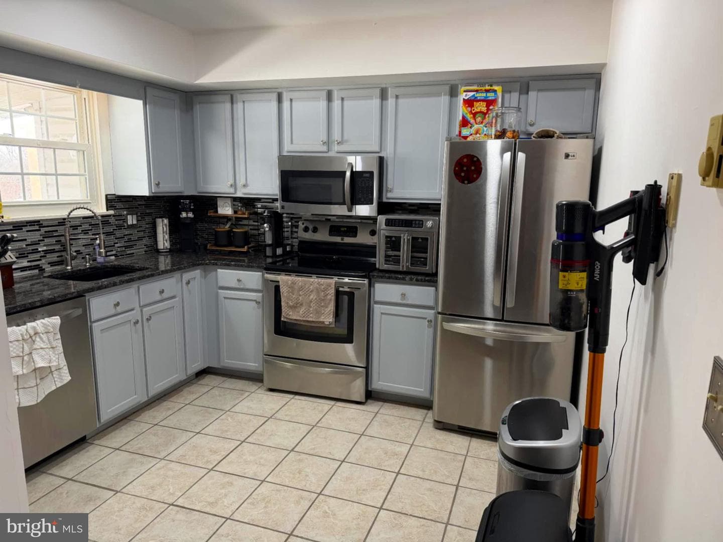 2734 Columbia Street photo 5