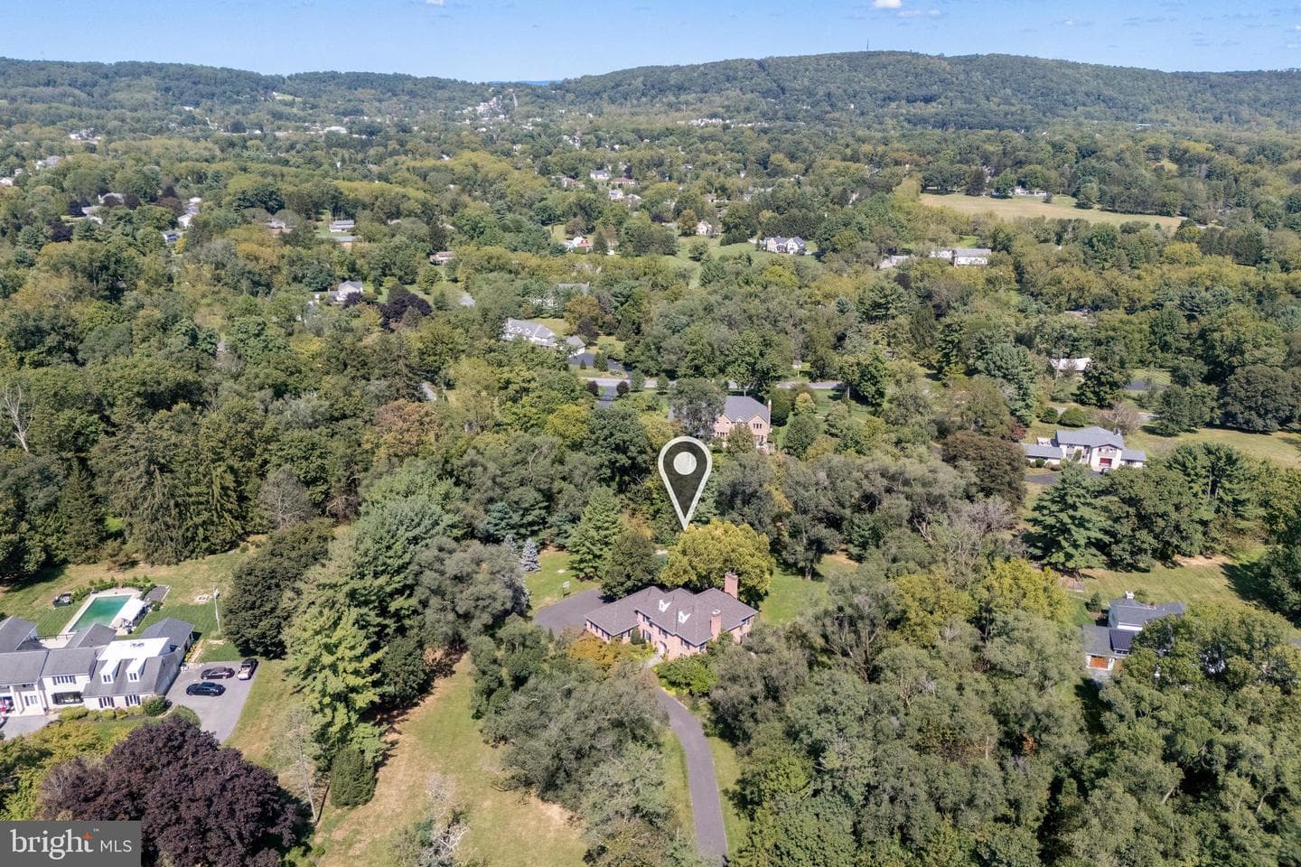 1593 Saucon Valley Road photo 6