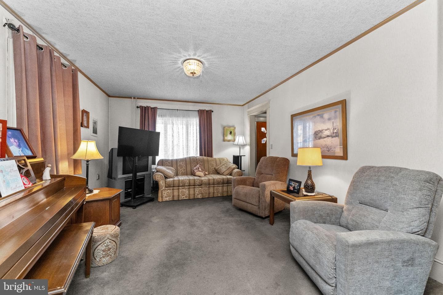 320 Garibaldi Avenue photo 5