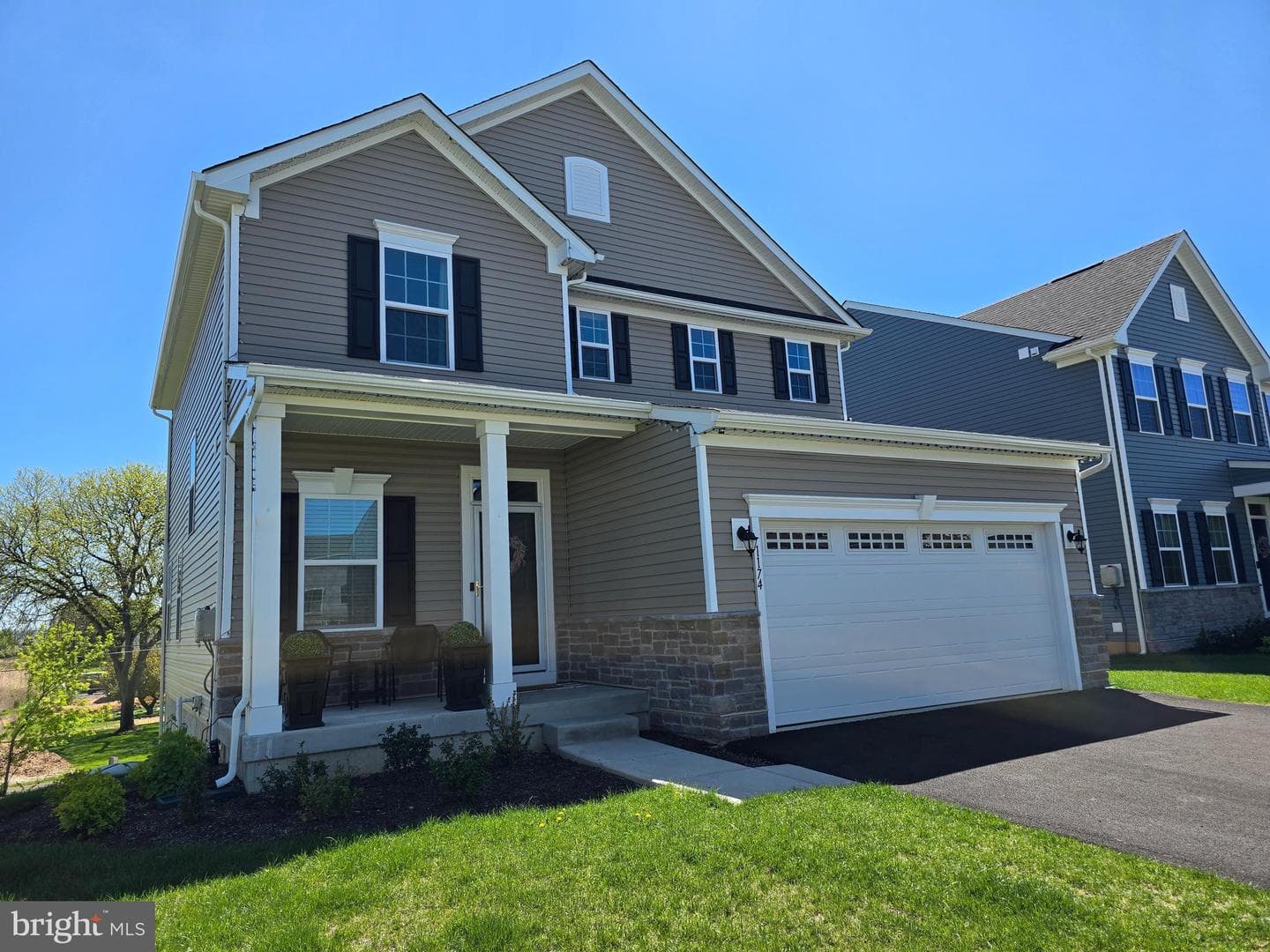 1174 Woodmont Lane photo 2