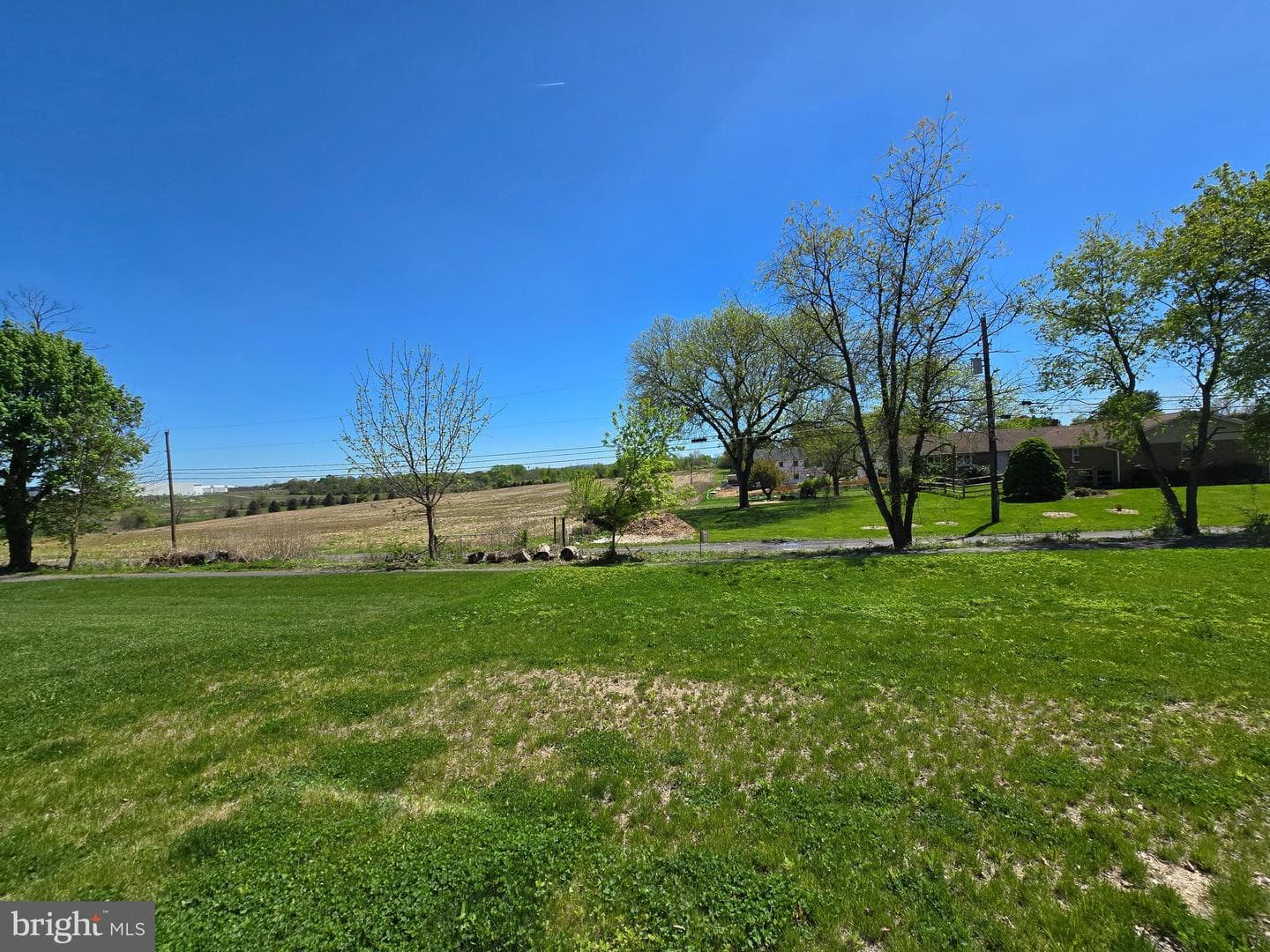 1174 Woodmont Lane photo 4