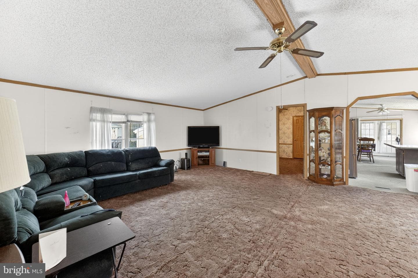 182 Greenbriar Dr S photo 3
