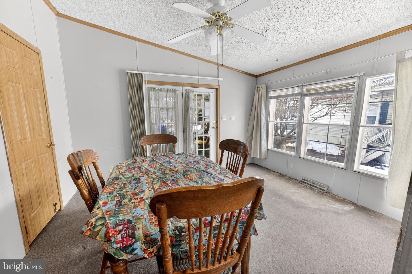 182 Greenbriar Dr S photo 8