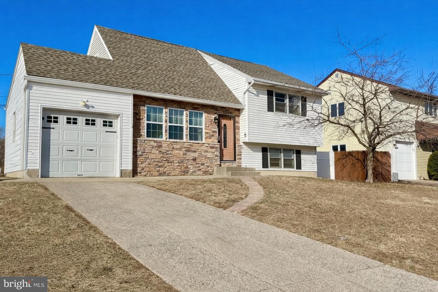 3041 Hermitage Avenue photo 2