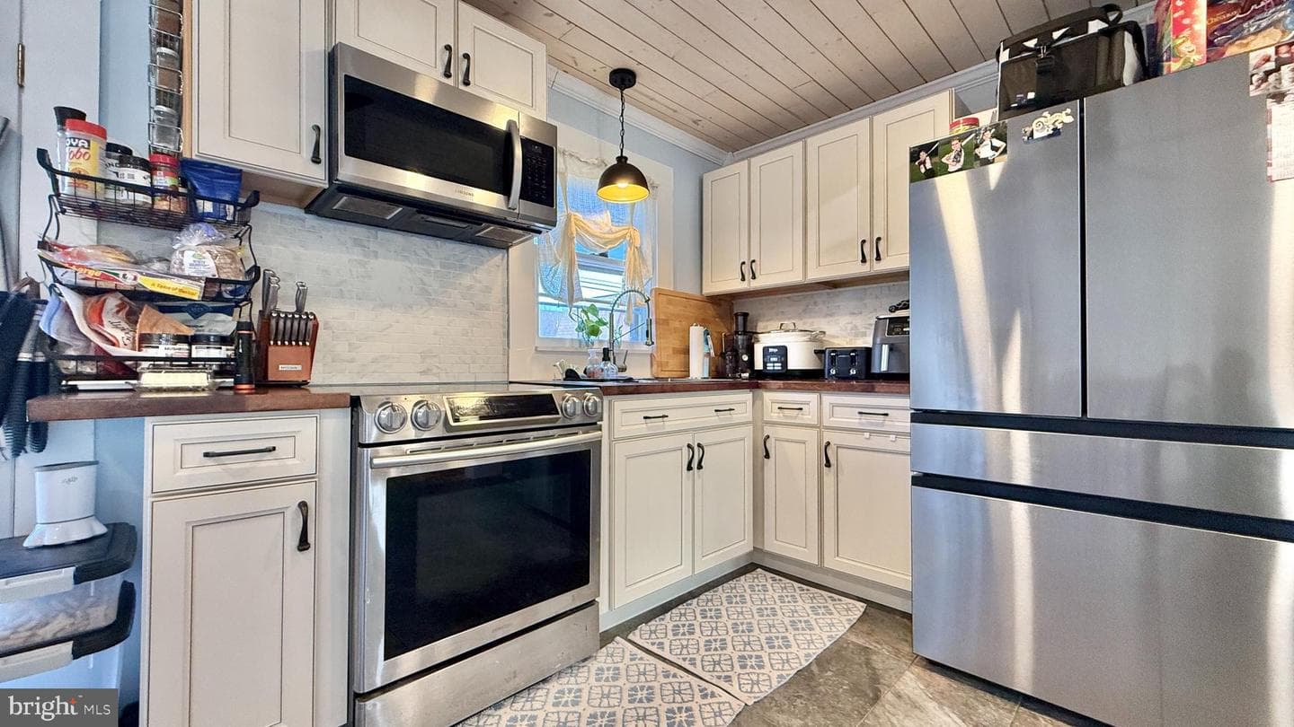 3041 Hermitage Avenue photo 6