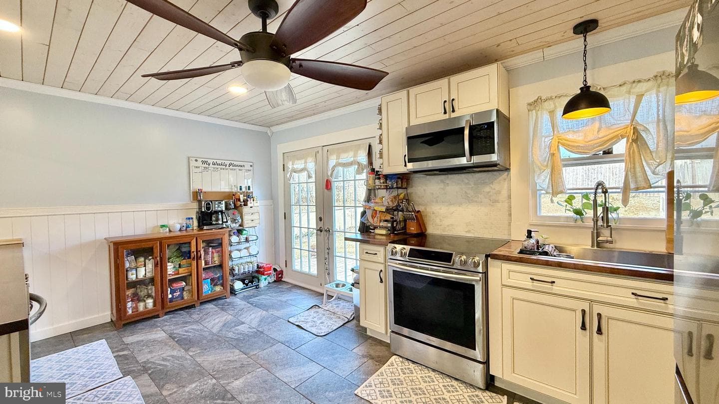 3041 Hermitage Avenue photo 7