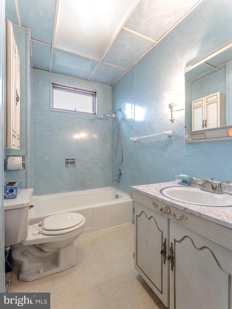 1242 Ferry Street photo 19