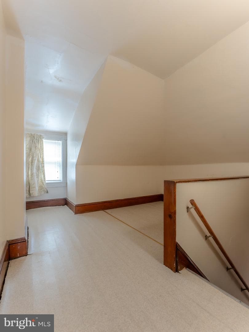1242 Ferry Street photo 25