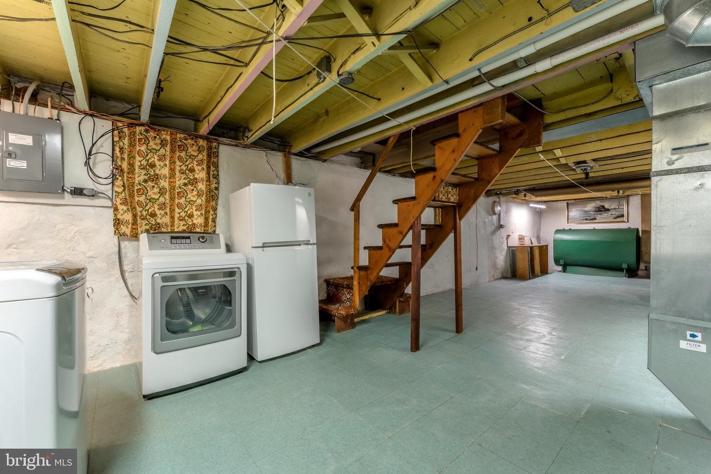 1242 Ferry Street photo 29