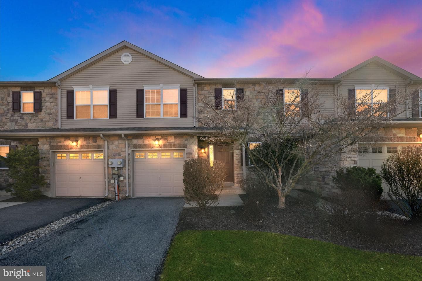 2270 Jeannette Lane photo 2