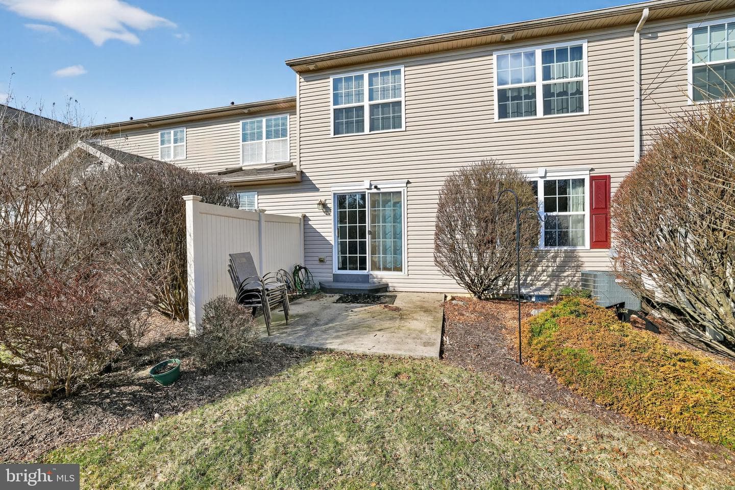 2270 Jeannette Lane photo 3