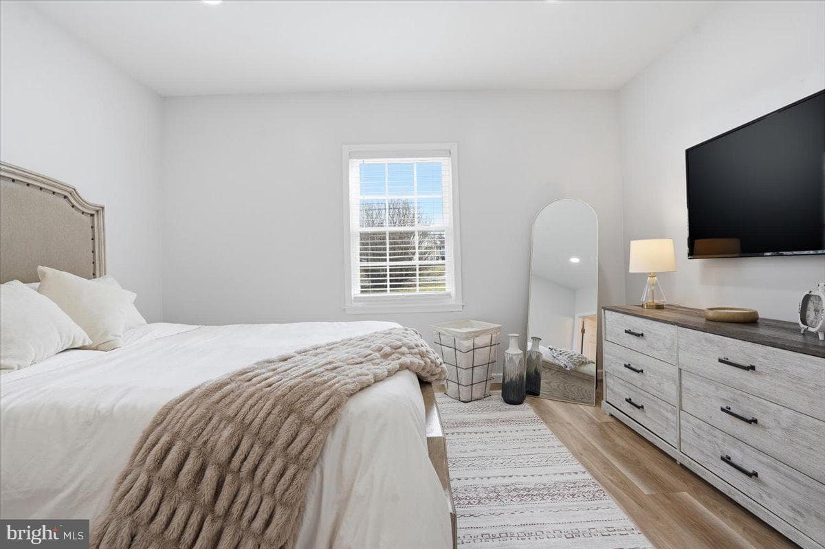 1647 4th Street photo 29