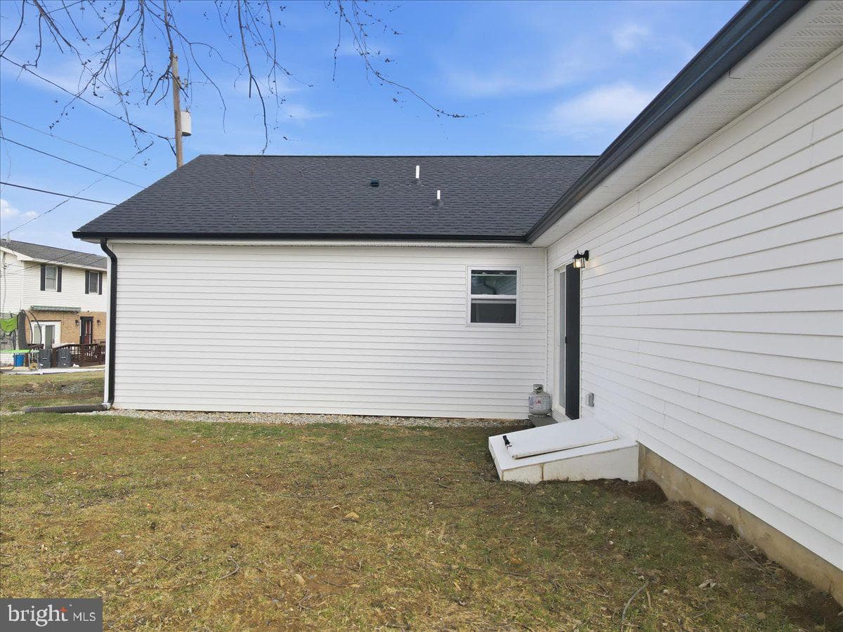 1647 4th Street photo 49