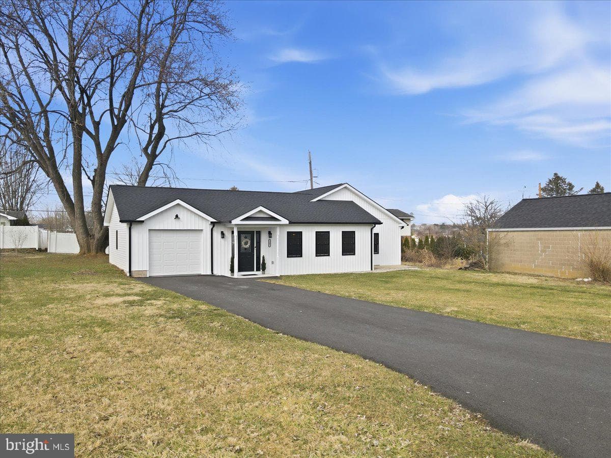 1647 4th Street photo 52