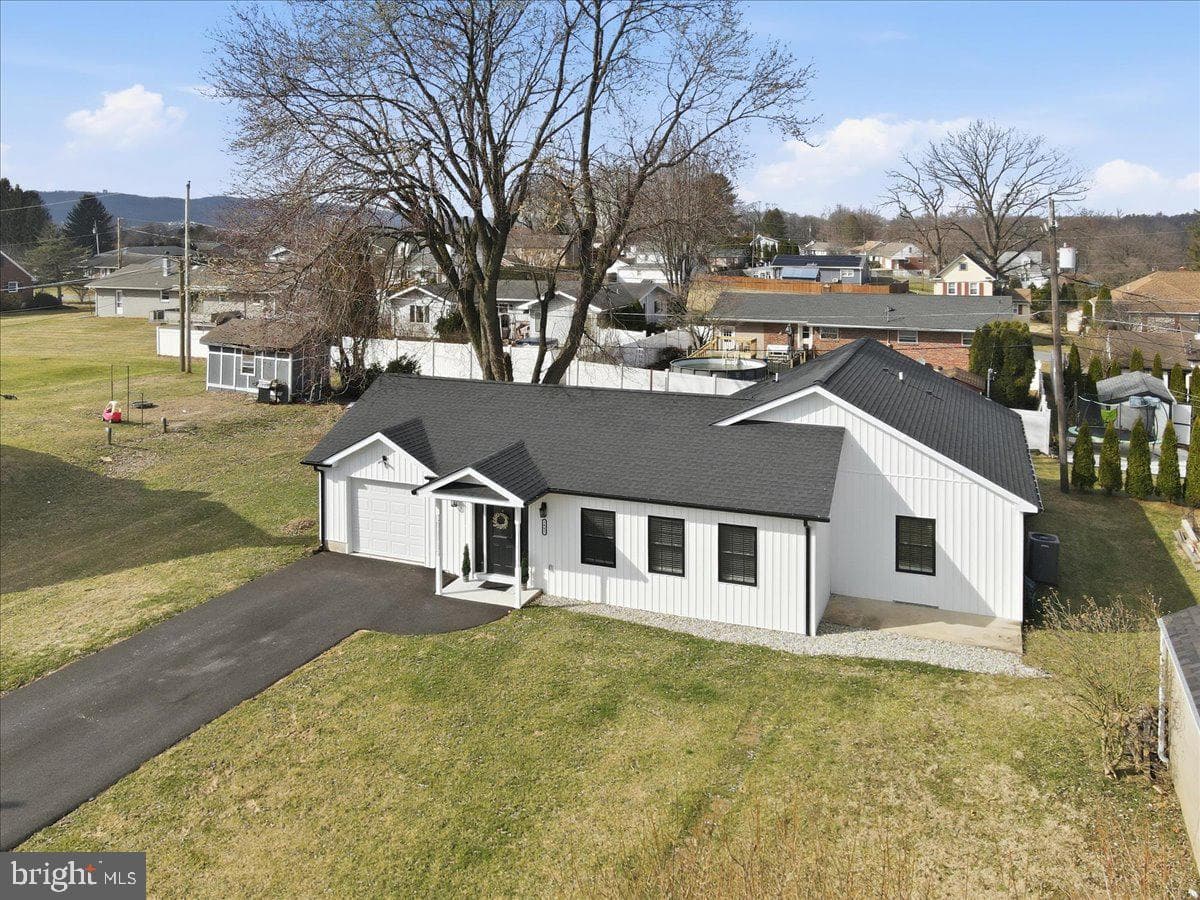 1647 4th Street photo 55