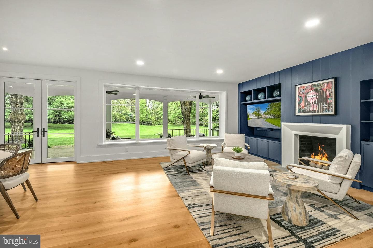 1803 Apple Tree Ln E photo 15