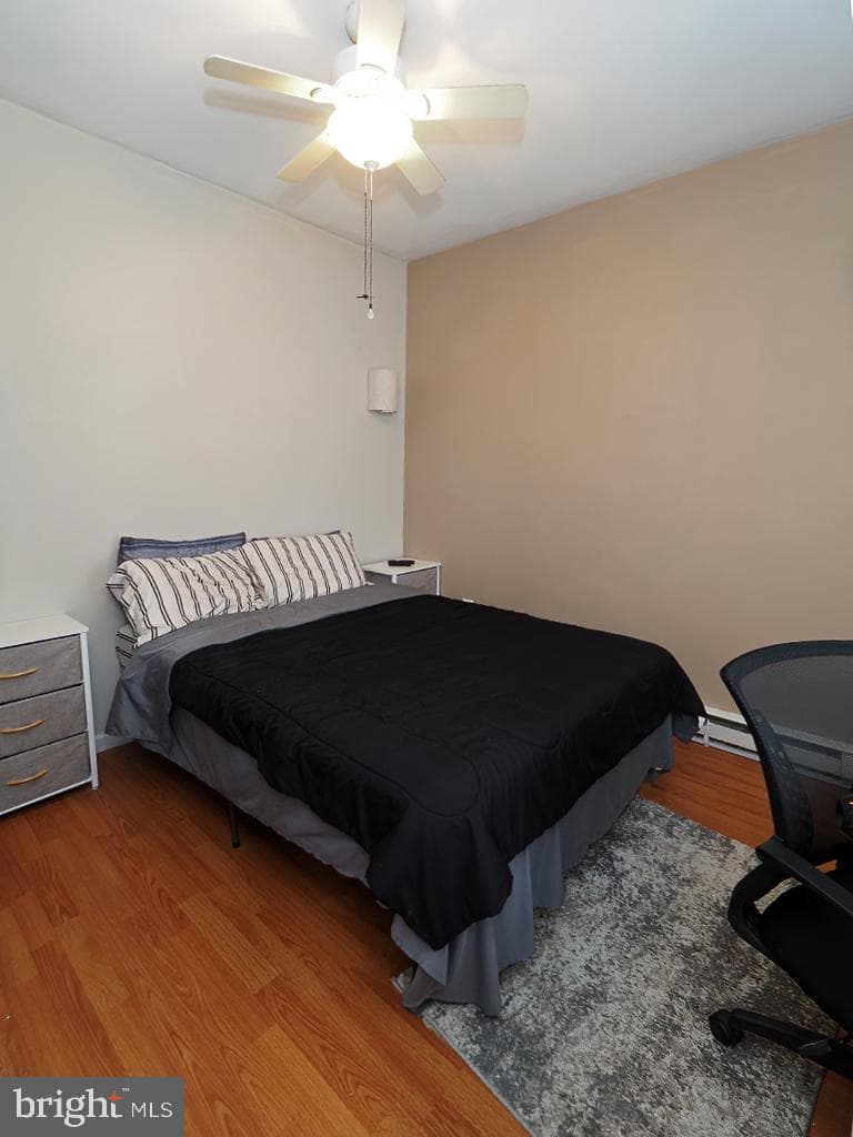 305 W 8th Street photo 12