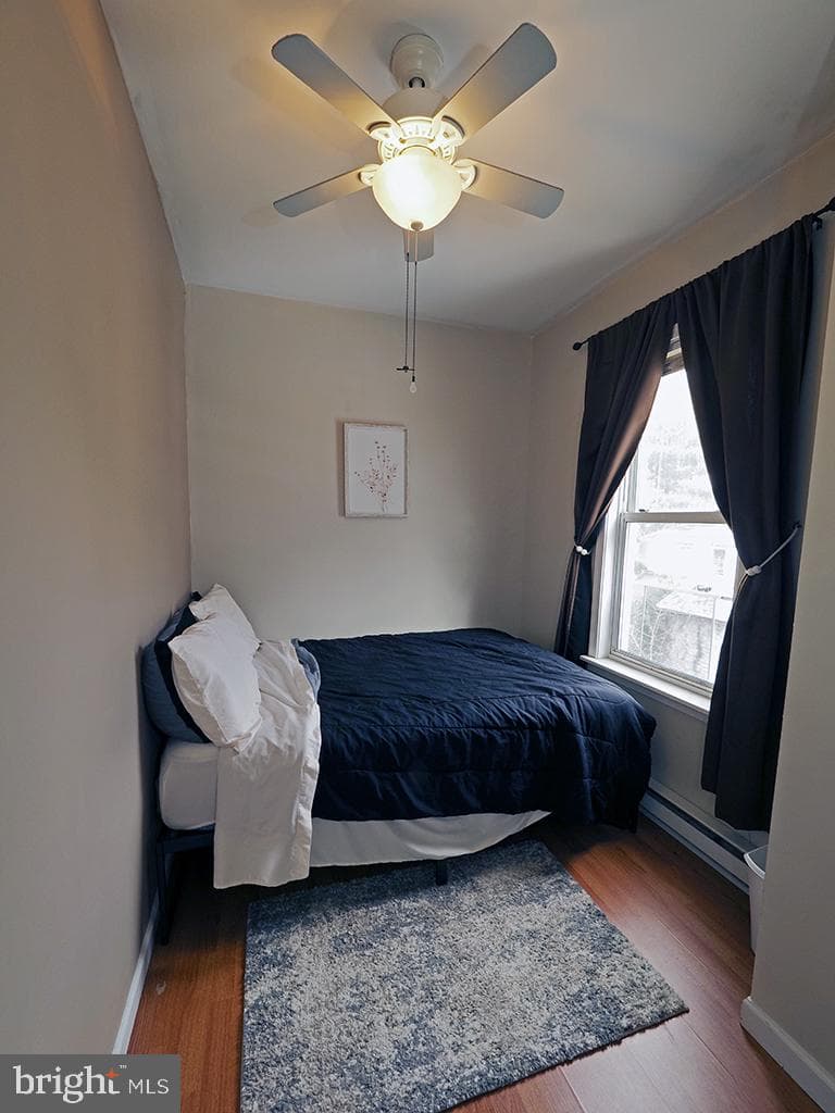 305 W 8th Street photo 16