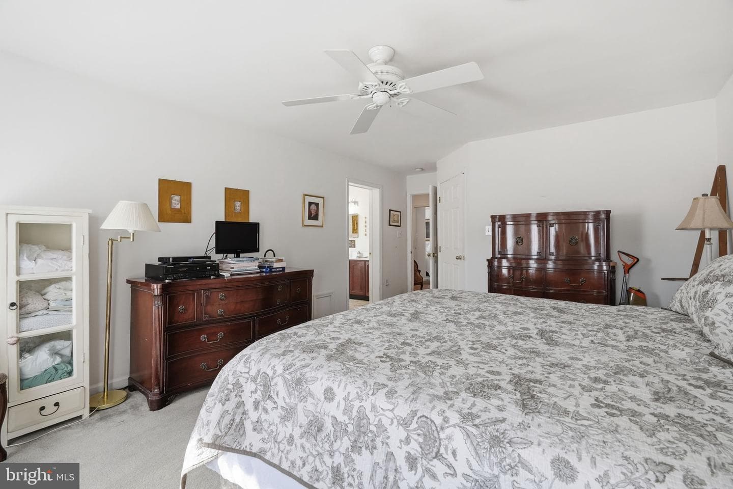 2531 Apple Street photo 28