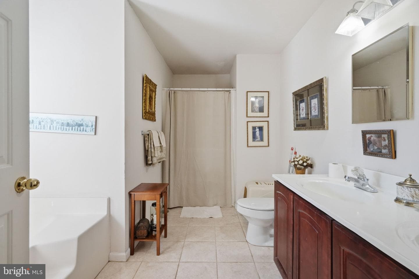 2531 Apple Street photo 30