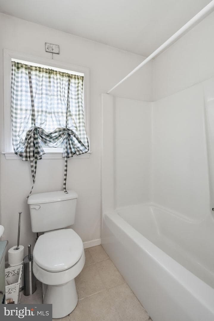 2531 Apple Street photo 37