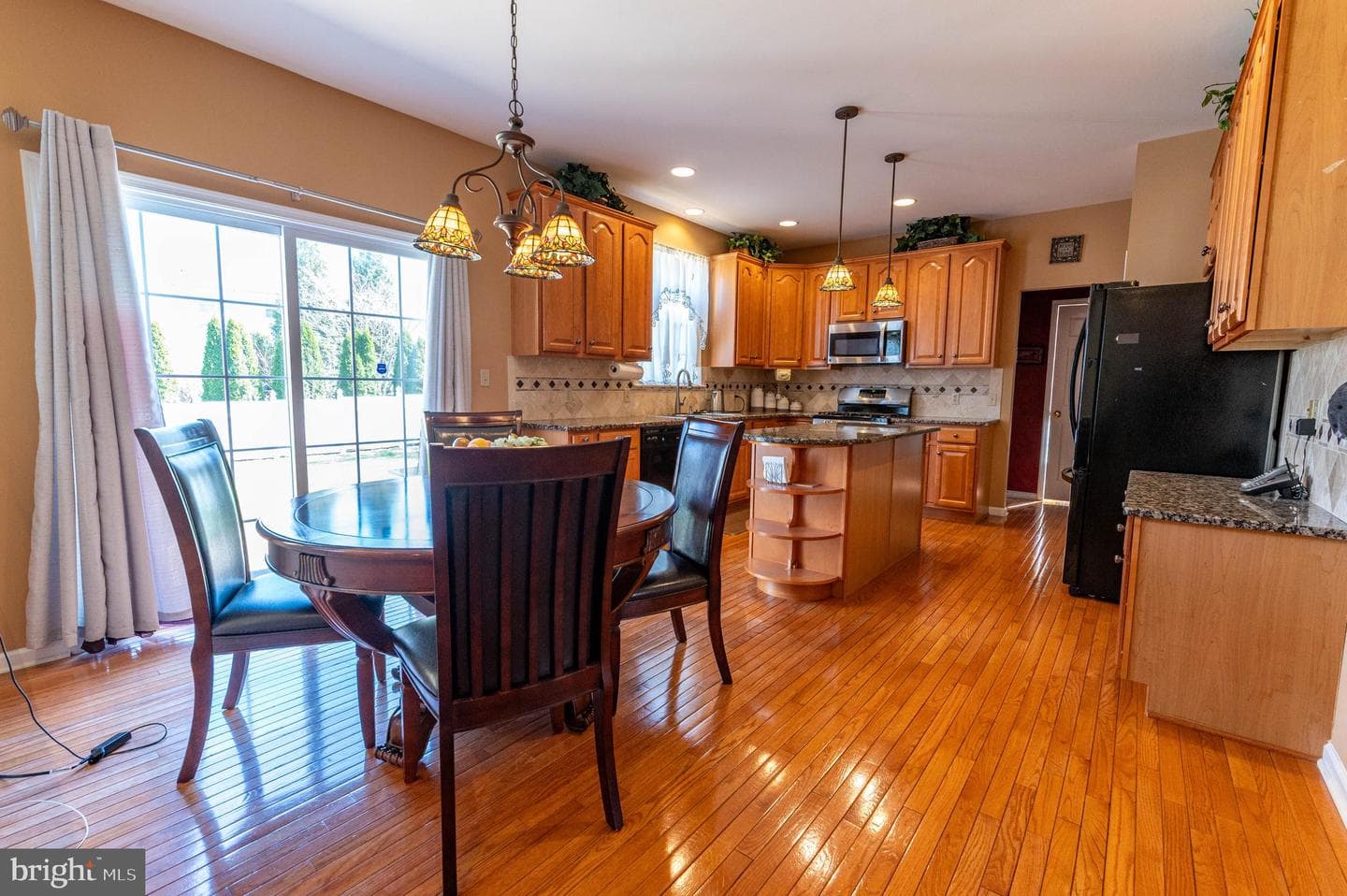 2277 Leigh Drive photo 4