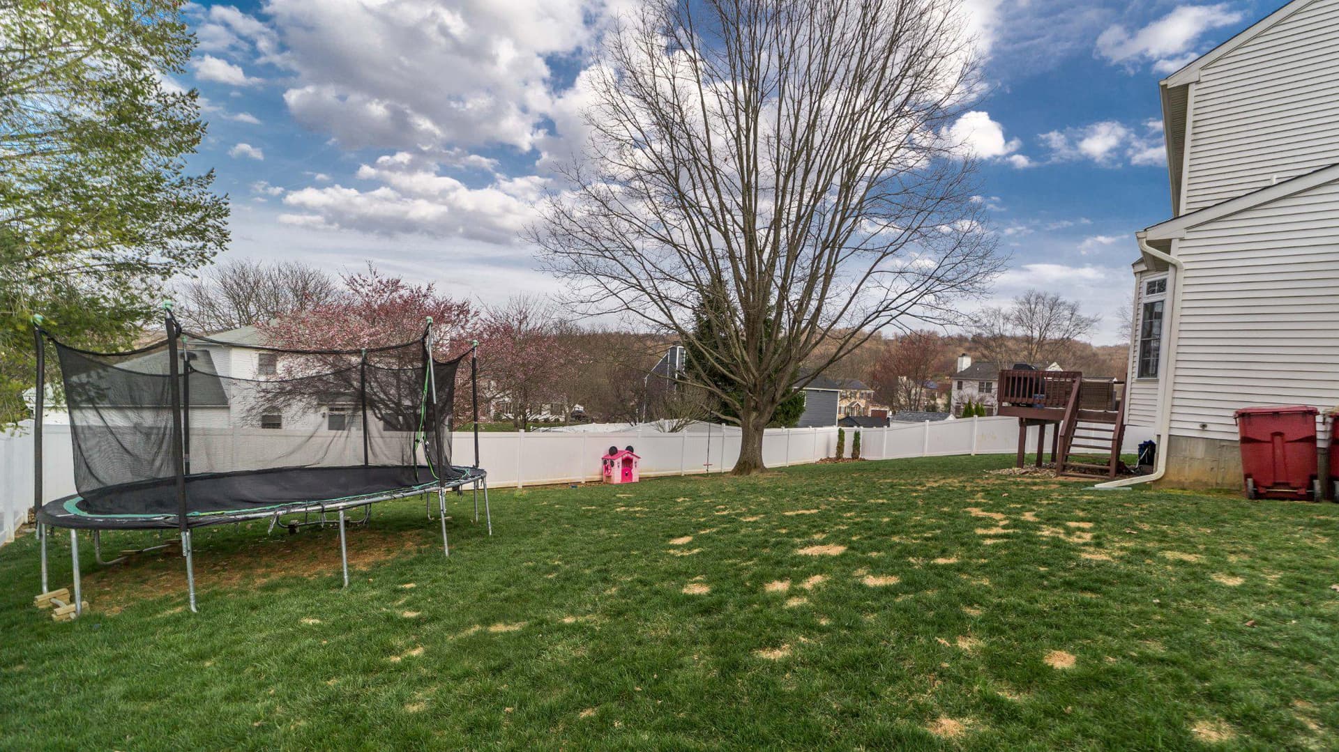 2305 Sheffield Drive photo 38
