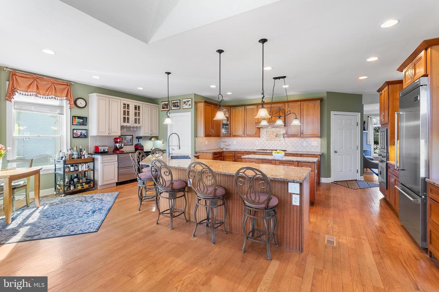 1572 Courtney Court photo 13