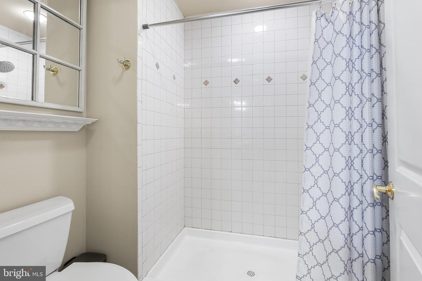 1572 Courtney Court photo 23