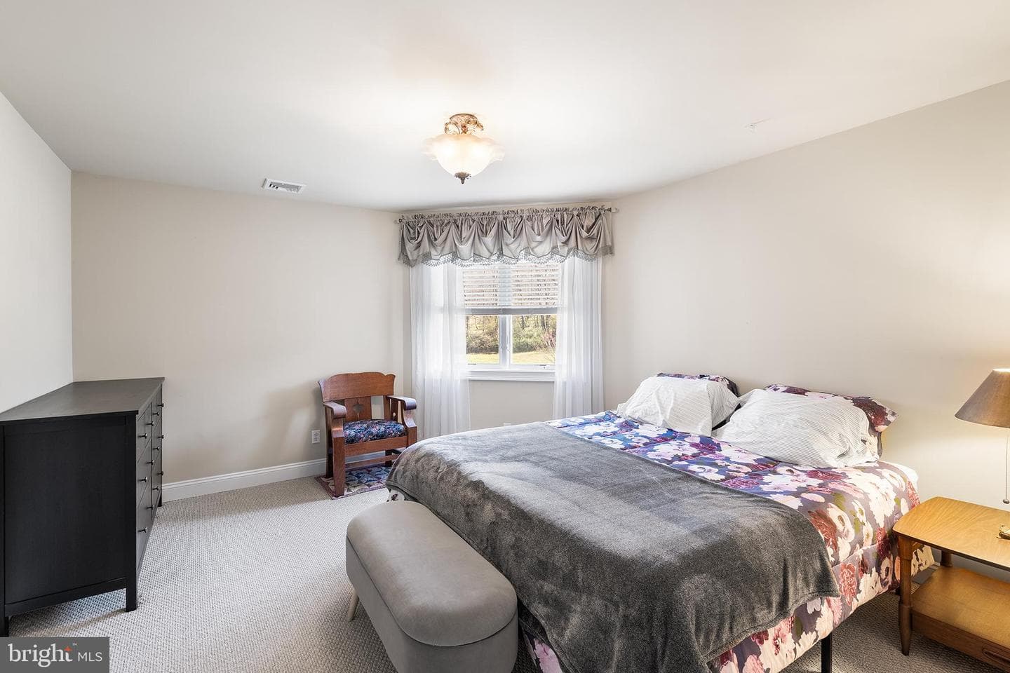 1572 Courtney Court photo 27