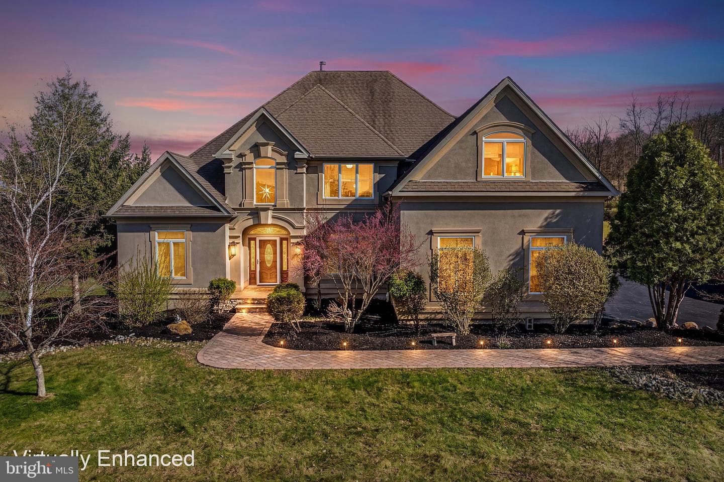 1572 Courtney Court photo 3