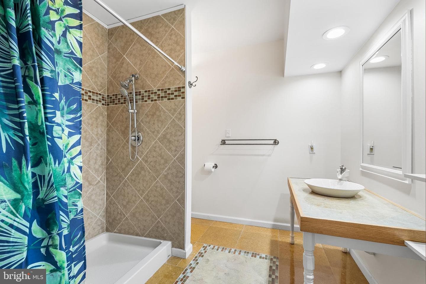 1572 Courtney Court photo 37