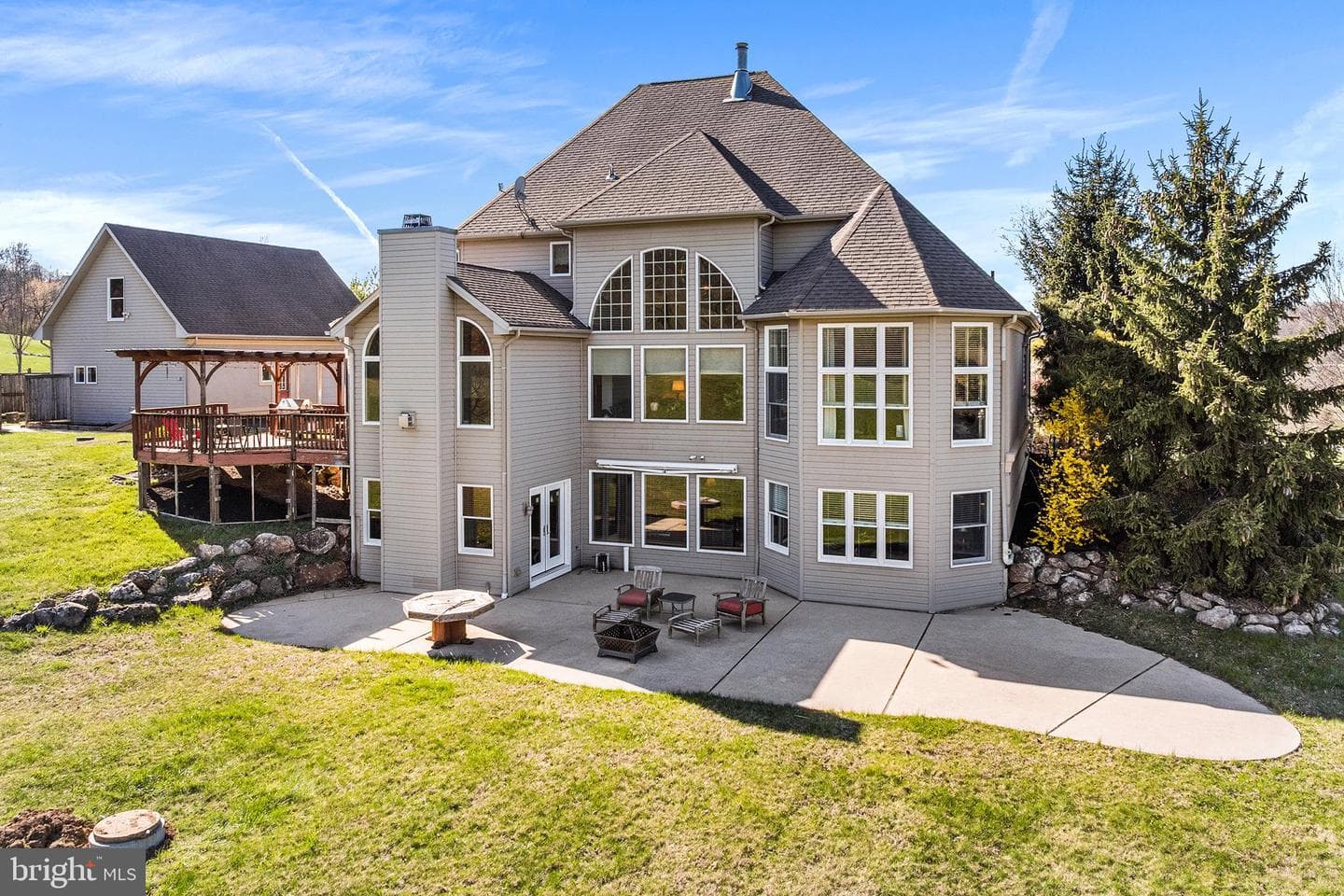 1572 Courtney Court photo 40