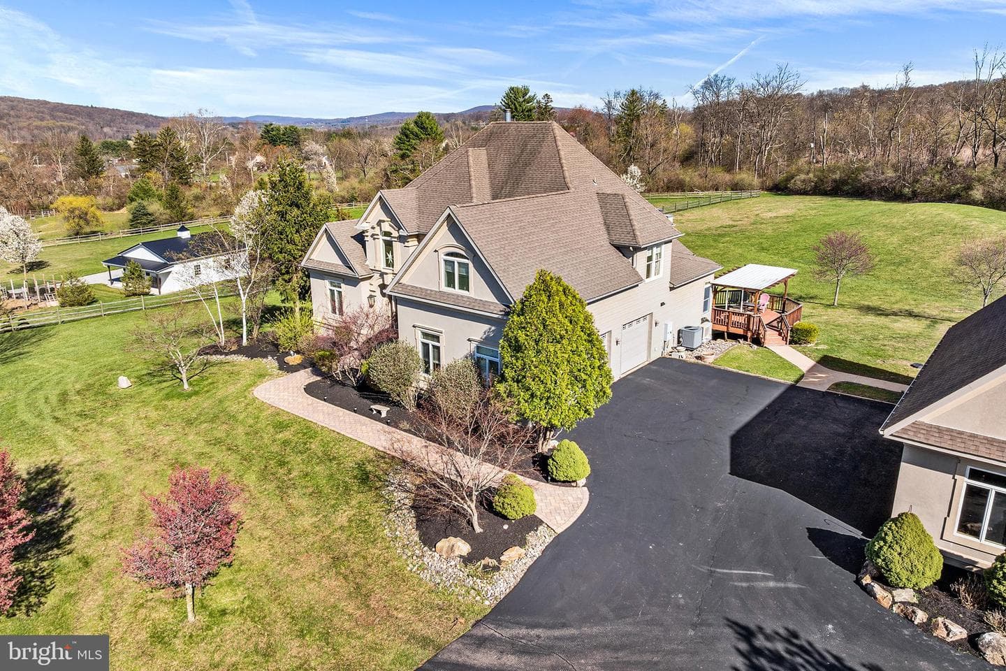 1572 Courtney Court photo 44