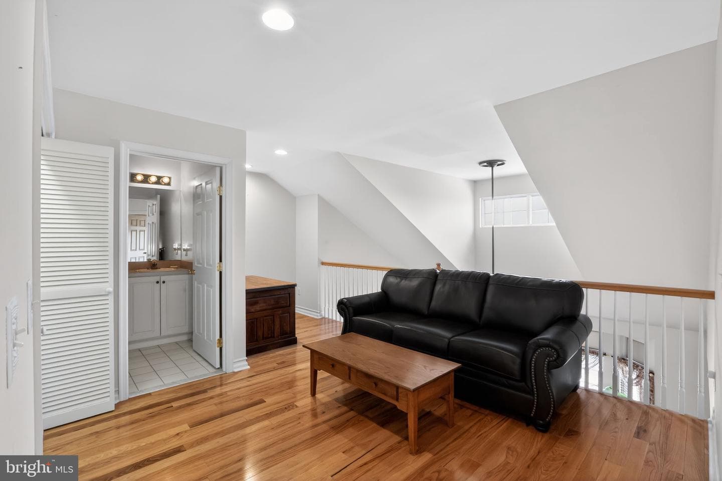 186 Oakmont Court photo 4