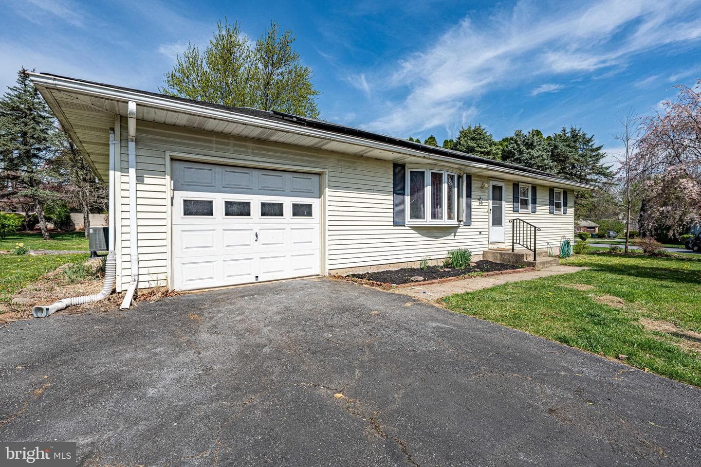 8 Babbling Brook Road photo 6