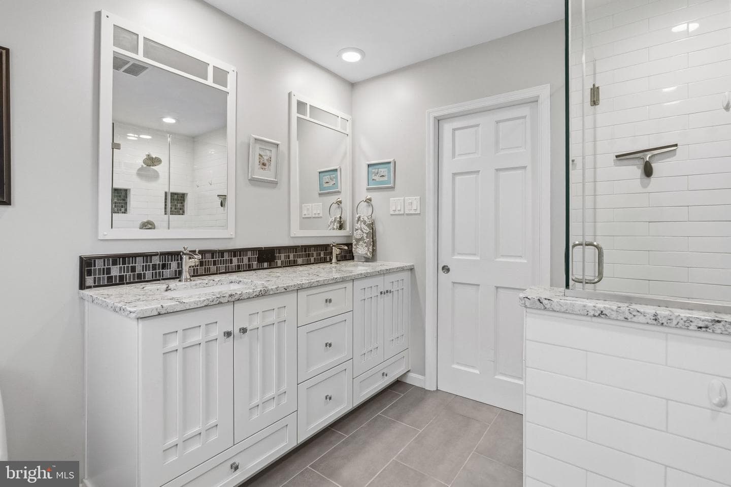 1847 Clarence Drive photo 35