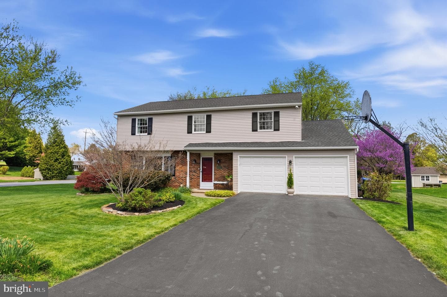 1847 Clarence Drive photo 4