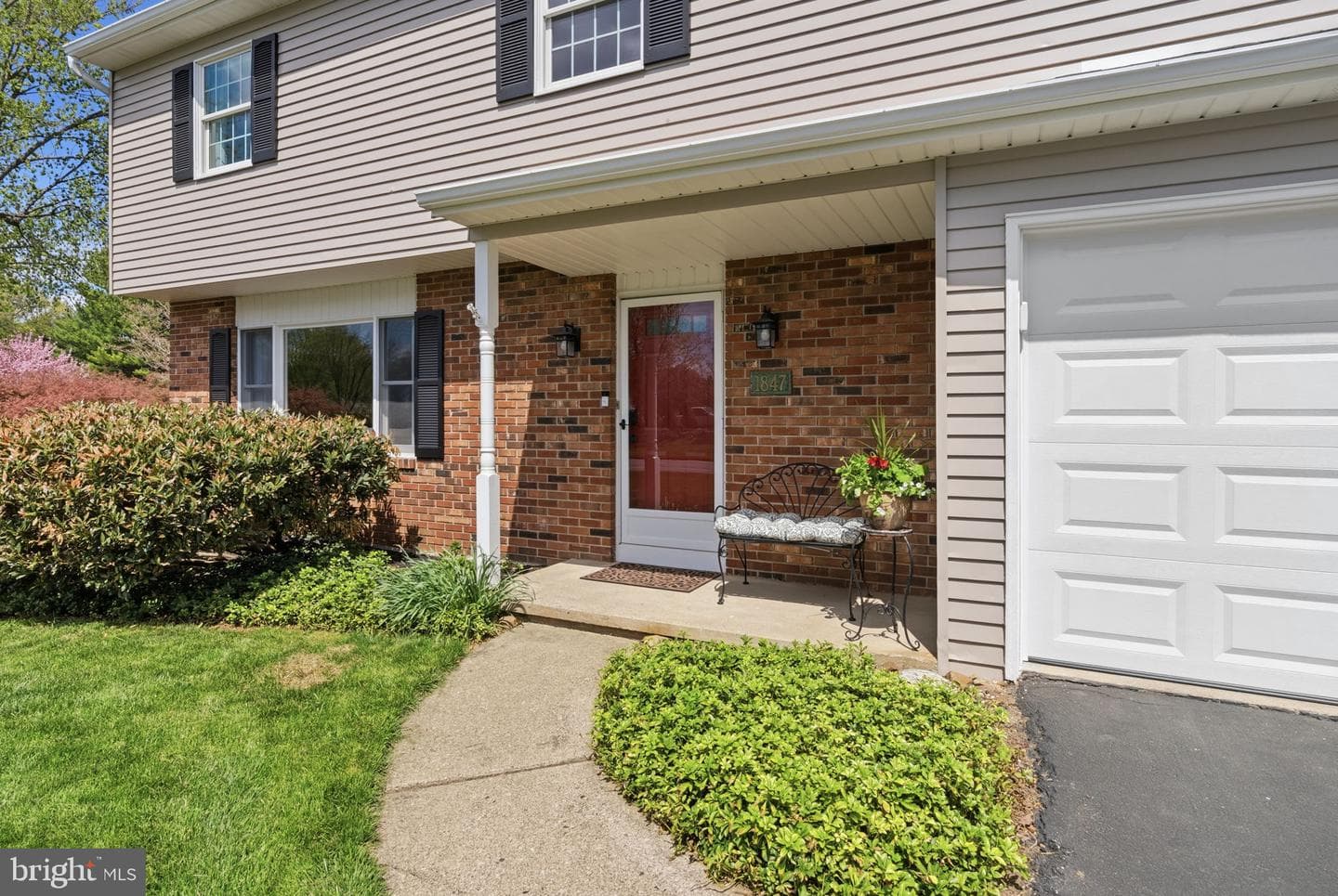 1847 Clarence Drive photo 7