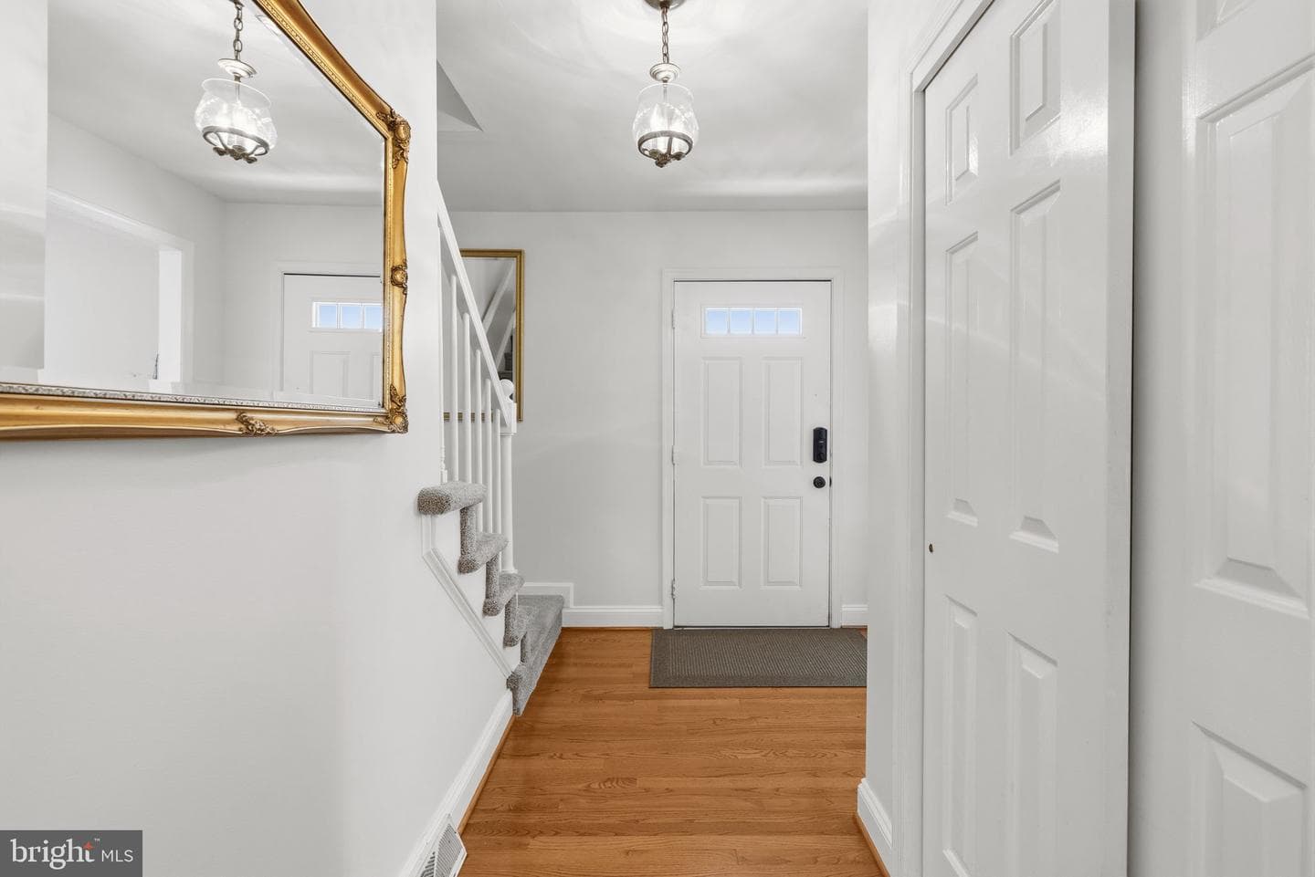 1847 Clarence Drive photo 8