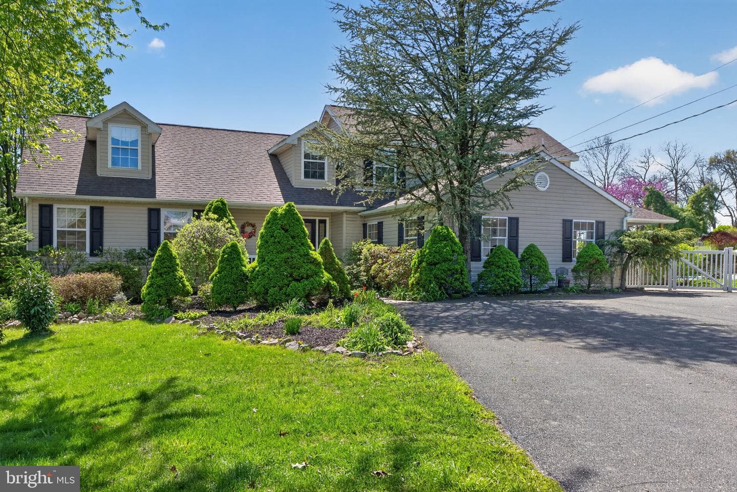 1135 Myrtle Road photo 2