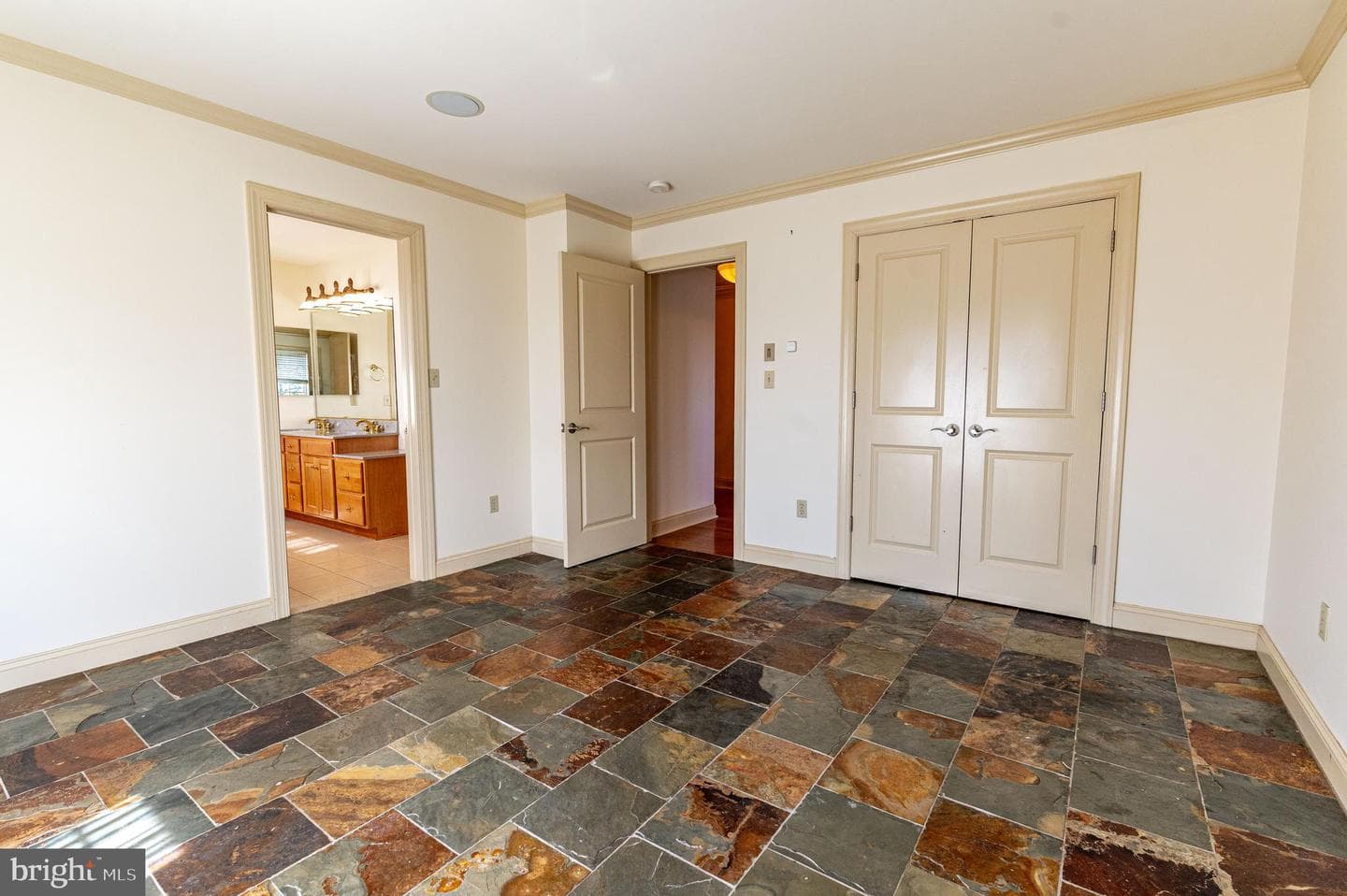 49 Crest Boulevard photo 47