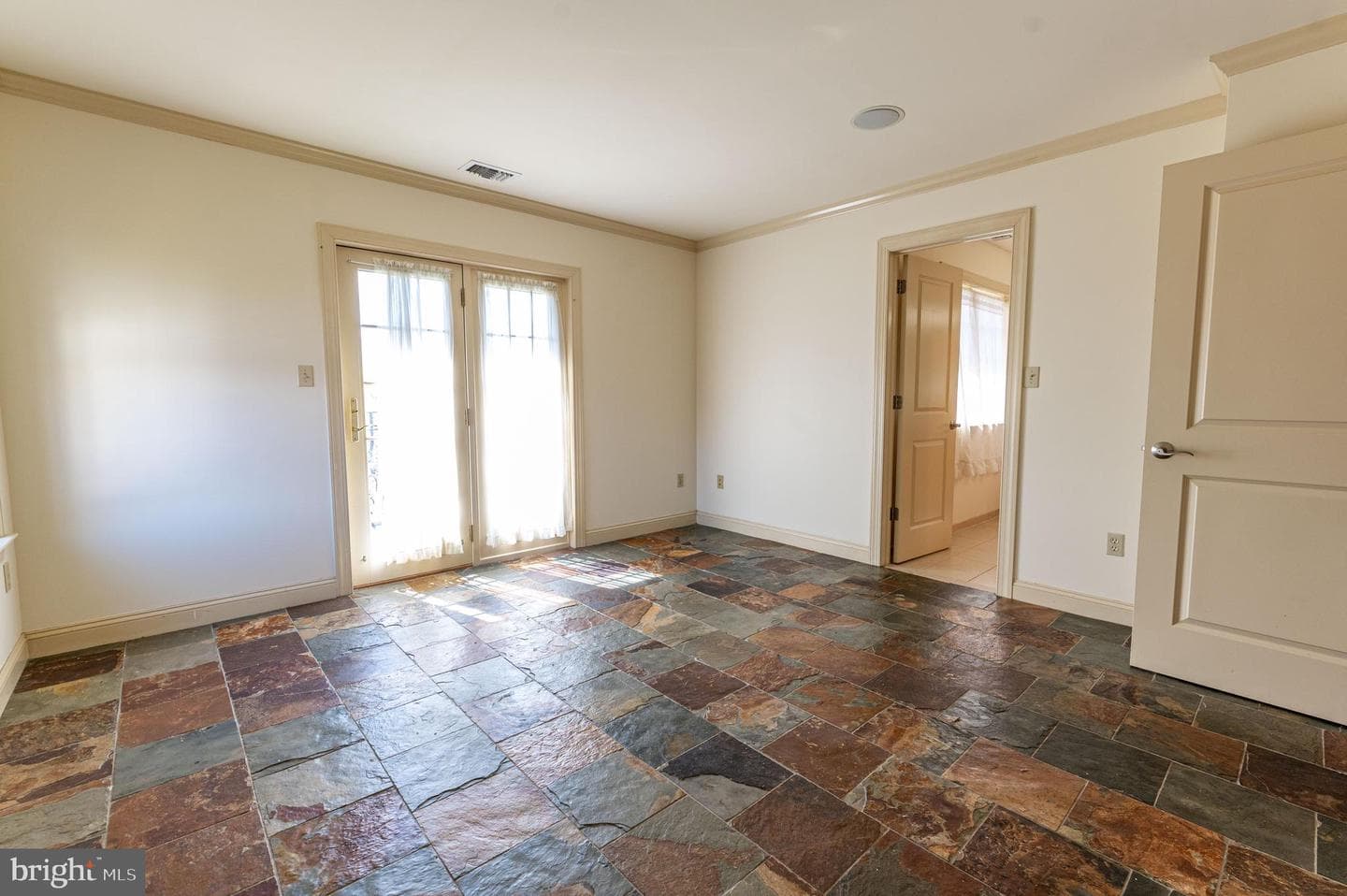 49 Crest Boulevard photo 48