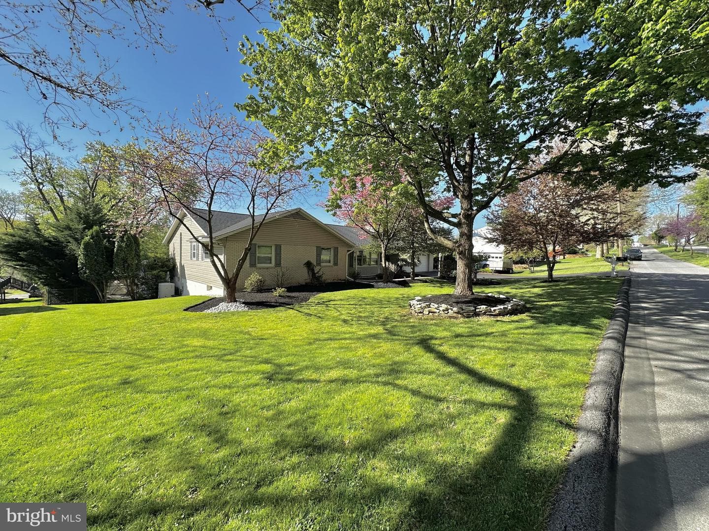 3564 Southwood Drive photo 2