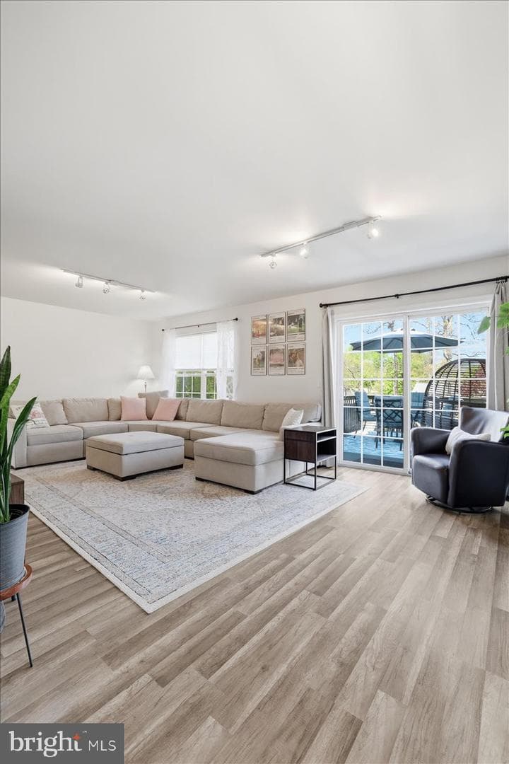 215 Birch Street photo 11
