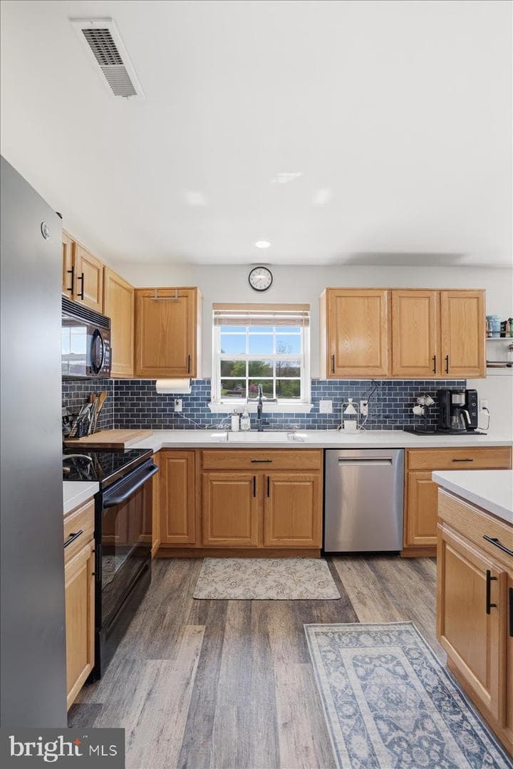 215 Birch Street photo 23