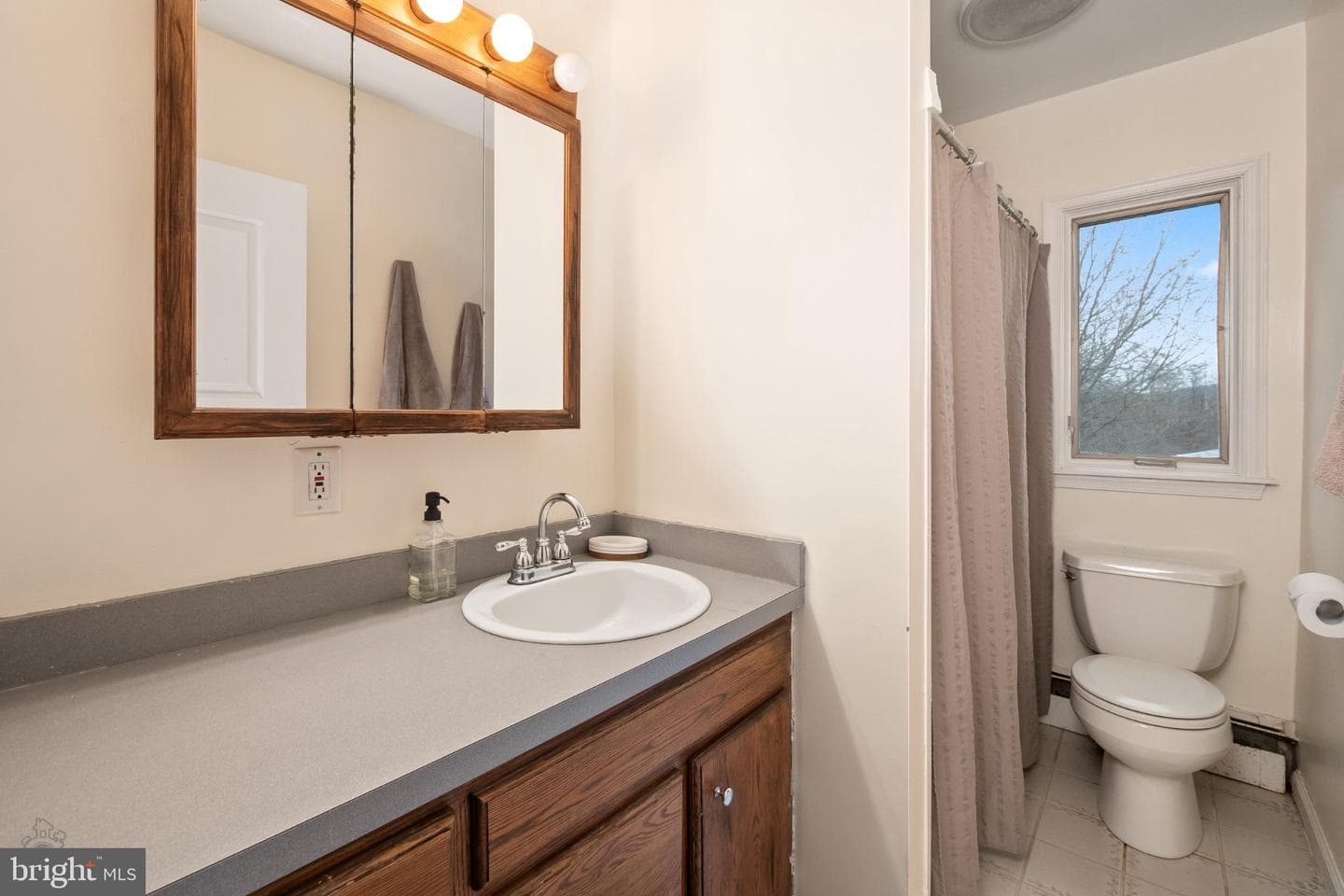 1124 Furnace Street photo 16